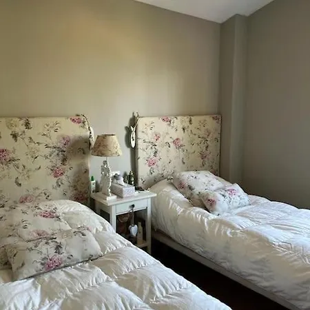 Lux Con Piscina 6 Pax Hotel 4*