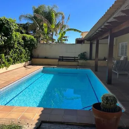 Lux Con Piscina 6 Pax Hotel